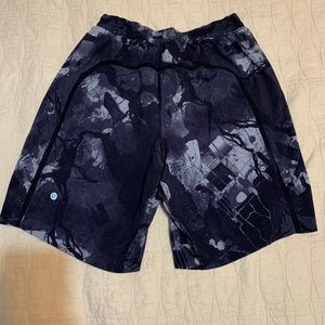 Lululemon mens pace breaker small shorts